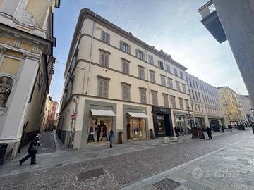 Appartamento di 246 m² con più di 5 locali a Parma