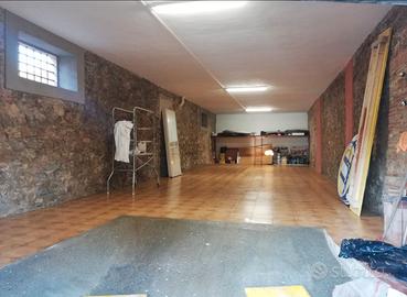 Garage magazzino deposito fondo