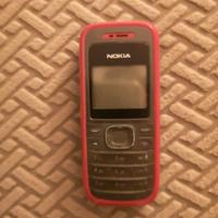 Nokia 1200 con batteria e carica batteria