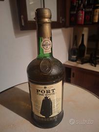 Bottiglia vintage Sandeman Port Fine White