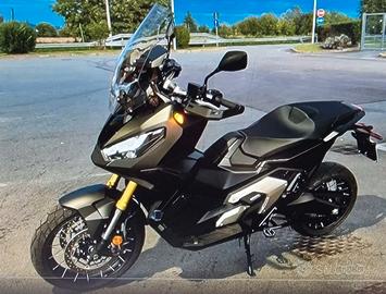 Honda x-adv 750
