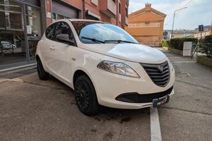 Lancia Ypsilon 0.9 TwinAir 85 CV 5 porte Metano Ec