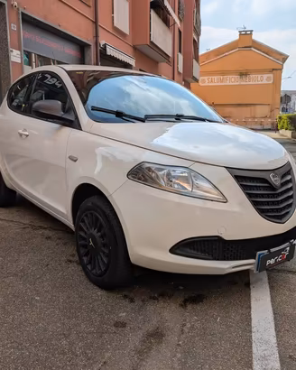 Lancia Ypsilon 0.9 TwinAir 85 CV 5 porte Metano Ec