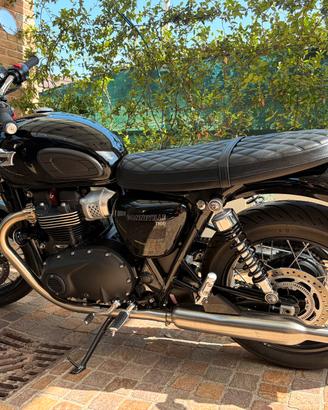 Triumph Bonneville T100 black - 2025