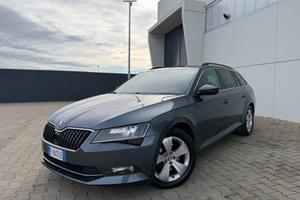Skoda Superb 2.0 TDI DSG Wagon Style