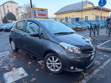 Toyota Yaris 1.0 Benz 5 porte Lounge 2012 EURO5B