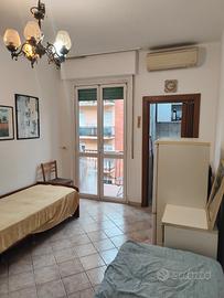 Una stanza in appartamento accogliente Paderno