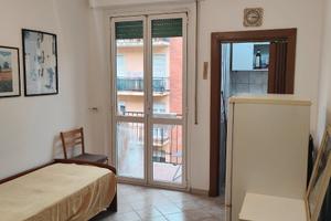 Una stanza in appartamento accogliente Paderno