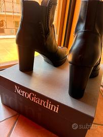 Stivaletti con tacco Nero Giardini