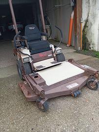 Trattorino tagliaerba