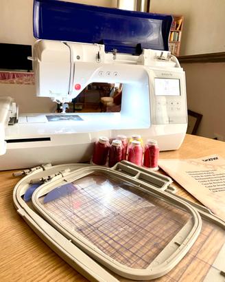 Ricamatrice Brother Innov-is NV800E + telai +