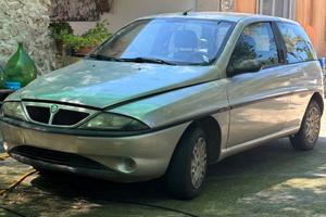 Lancia Y