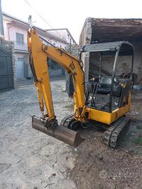 Miniescavatore jcb 8018