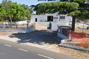 Locale commerciale con terreno