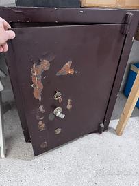 vecchia cassaforte funzionante