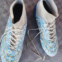 Scarpe da calcio con calzino 