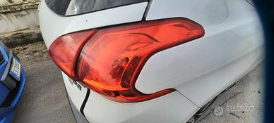 PEUGEOT 2008 ANNO 2014 - STOP POSTERIORI DESTRO E 