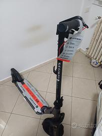 Monopattino Elettrico Ninebot Nuovo