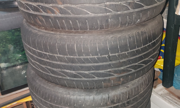 Gomme cerchi ruote 205 55 r 16 pollici opel 5 fori