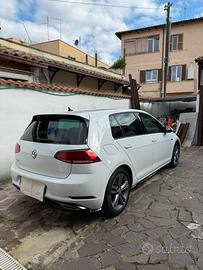 Volkswagen Golf Sport R-Line 1.5 TSI DSG