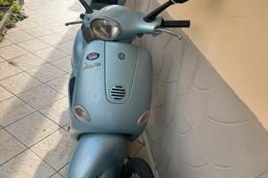 Vespa cilindrata 151