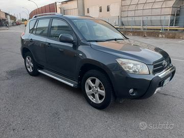 Toyota RAV 2.0 4x4 Luxury METANO