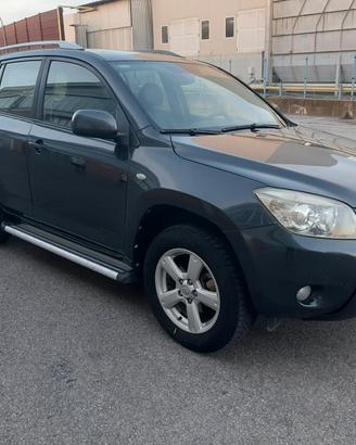 Toyota RAV 2.0 4x4 Luxury METANO