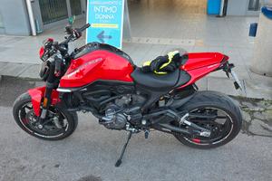 Ducati Monster 937 plus
