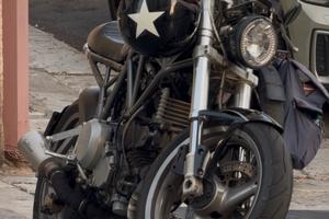 Ducati 750 ss del 2001 cafe racer