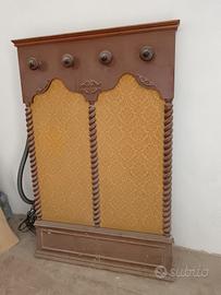 Ingresso appendiabiti vintage legno damasco dorato