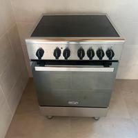 Piano cottura ad induzione con forno elettrico