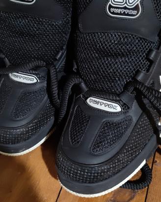 scarpe della Vuitton 