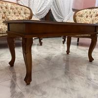 Tavolino in legno da salotto (in noce)