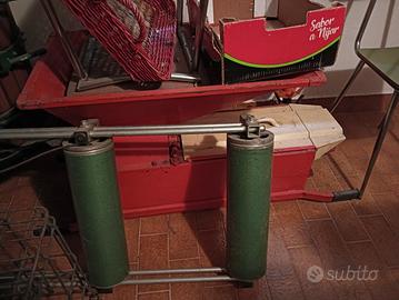 macchina pigiatrice per uva e torchio 