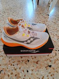 Scarpa running corsa Saucony Endorphin Speed 4