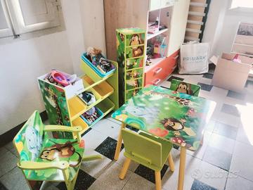 tavolino, sedie e cassettiera bimbi 