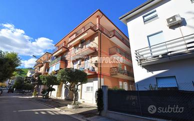 Appartamento di 106 mq con balconi su 3 lati e gar