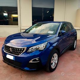 Peugeot 3008 BlueHDi tetto apribile automatica.