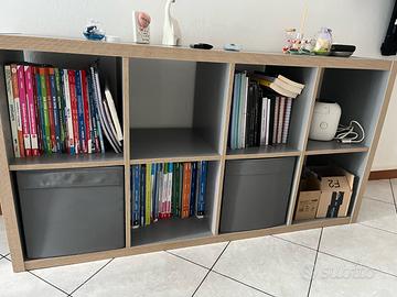 Scaffale/libreria color grigio/effetto legno