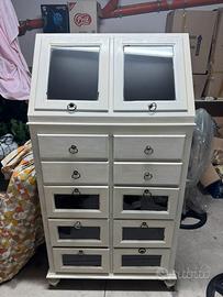 Dispensa in legno bianco