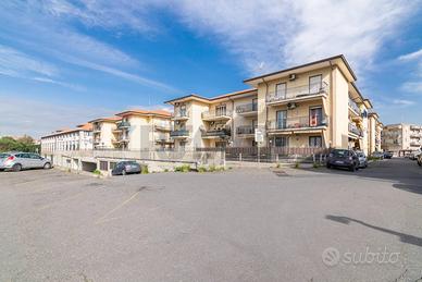 Locale Commerciale - Motta Sant'Anastasia