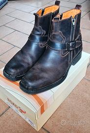 Stivaletti uomo marca Road 3