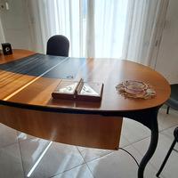Scrivania e libreria Poliform