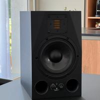 ADAM A7X + N.2 STAND DA TERRA PROFESSIONALI