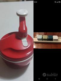 Tritatutto Tupperware con portaspezie