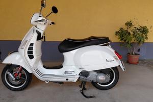 Vespa 300 gts super