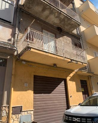 Casa autonoma con garage