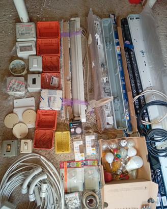 materiale elettrico 