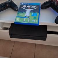 PS4 Slim con 2 controller e FC25
