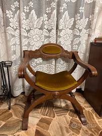 poltrona/ sedia in velluto e legno